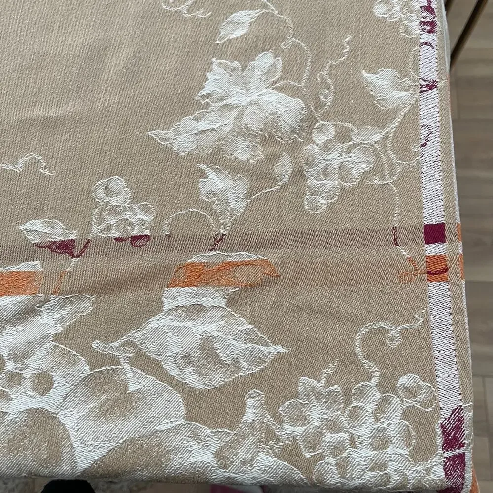 Williams-Sonoma Tablecloth 65 x 98.5